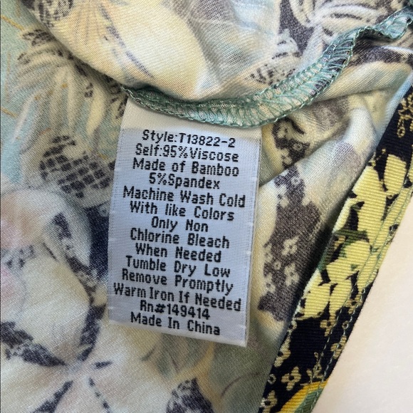 Johnny Was Millay Short Sleeve Crew Neck Tee Bamboo Sz Medium Floral Print - Picture 4 of 7